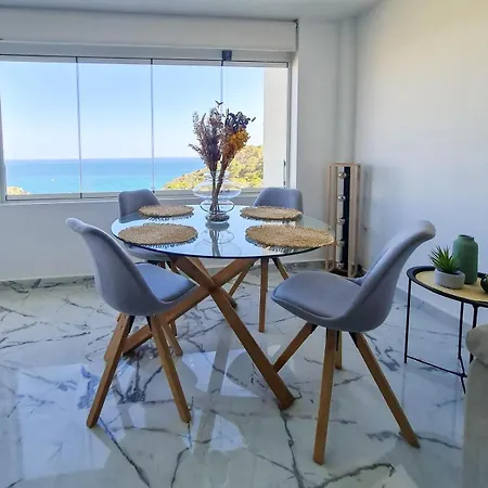Sea Front Апартаменты *