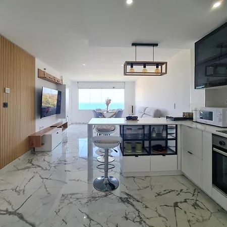 Sea Front Апартаменты *